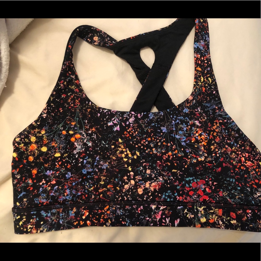 Lululemon sports bra